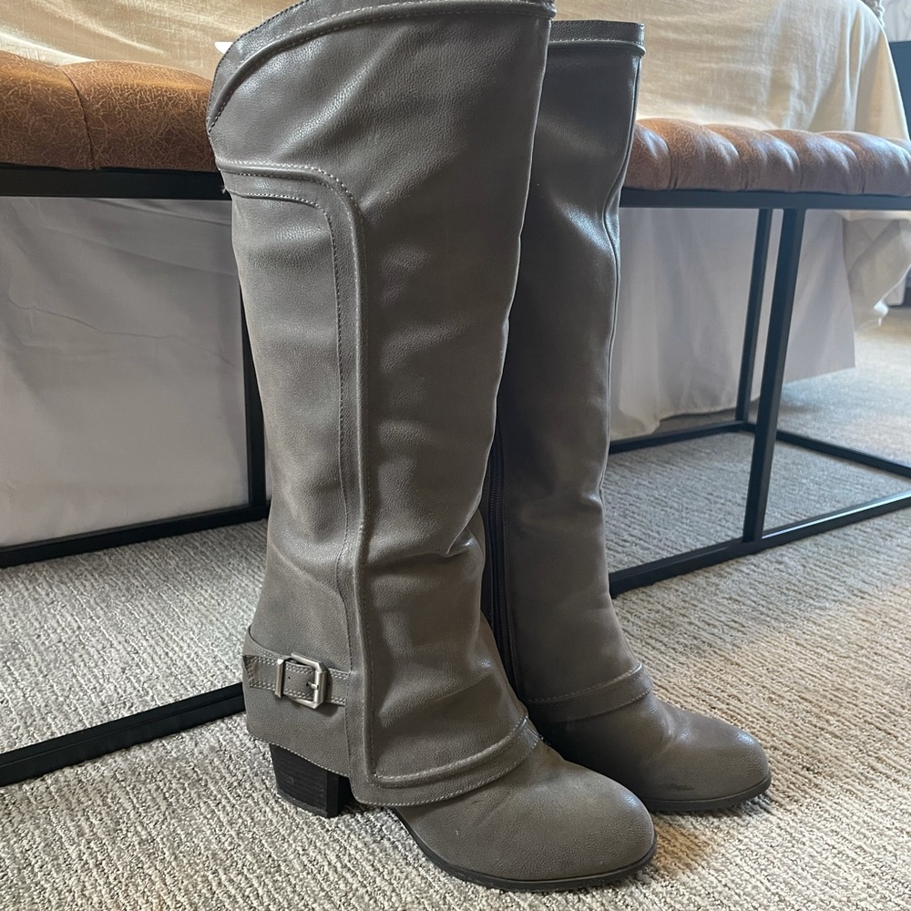 Fergalicious by Fergie Grey Boots - Picture 2 of 6